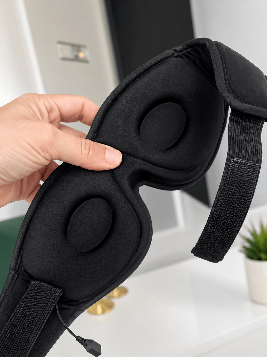 The Lights Out Sleep Mask - Corra